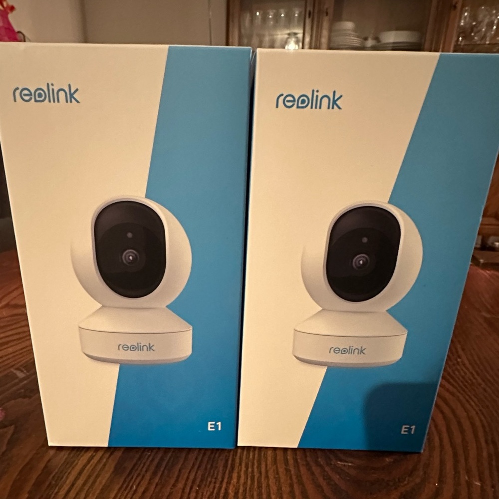 REOLINK Smart 4K UHD Pan & Tilt Dual-Band Wi-Fi 6 Indoor Security Camera 2 pack
